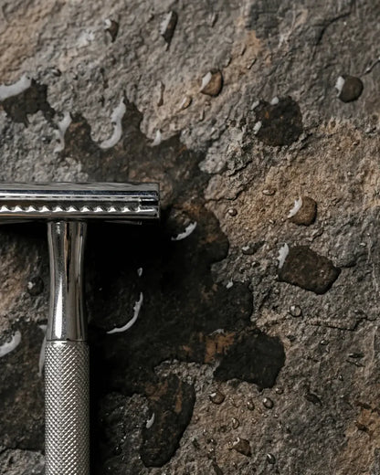 Retro Manual Razor — All-Metal, Fully Enclosed, Vintage Style